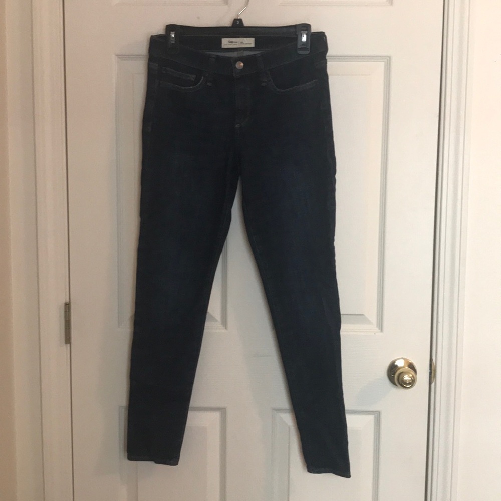 Dark Wash Mid Rise True Skinny GAP Jeans 28R